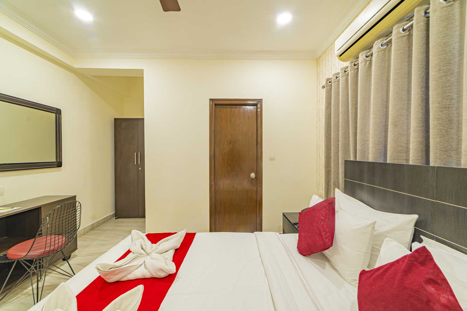 Standard Room thumbnail 8