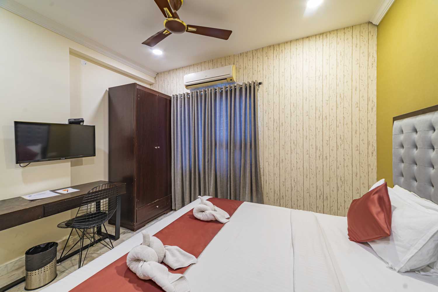 Standard Room thumbnail 4