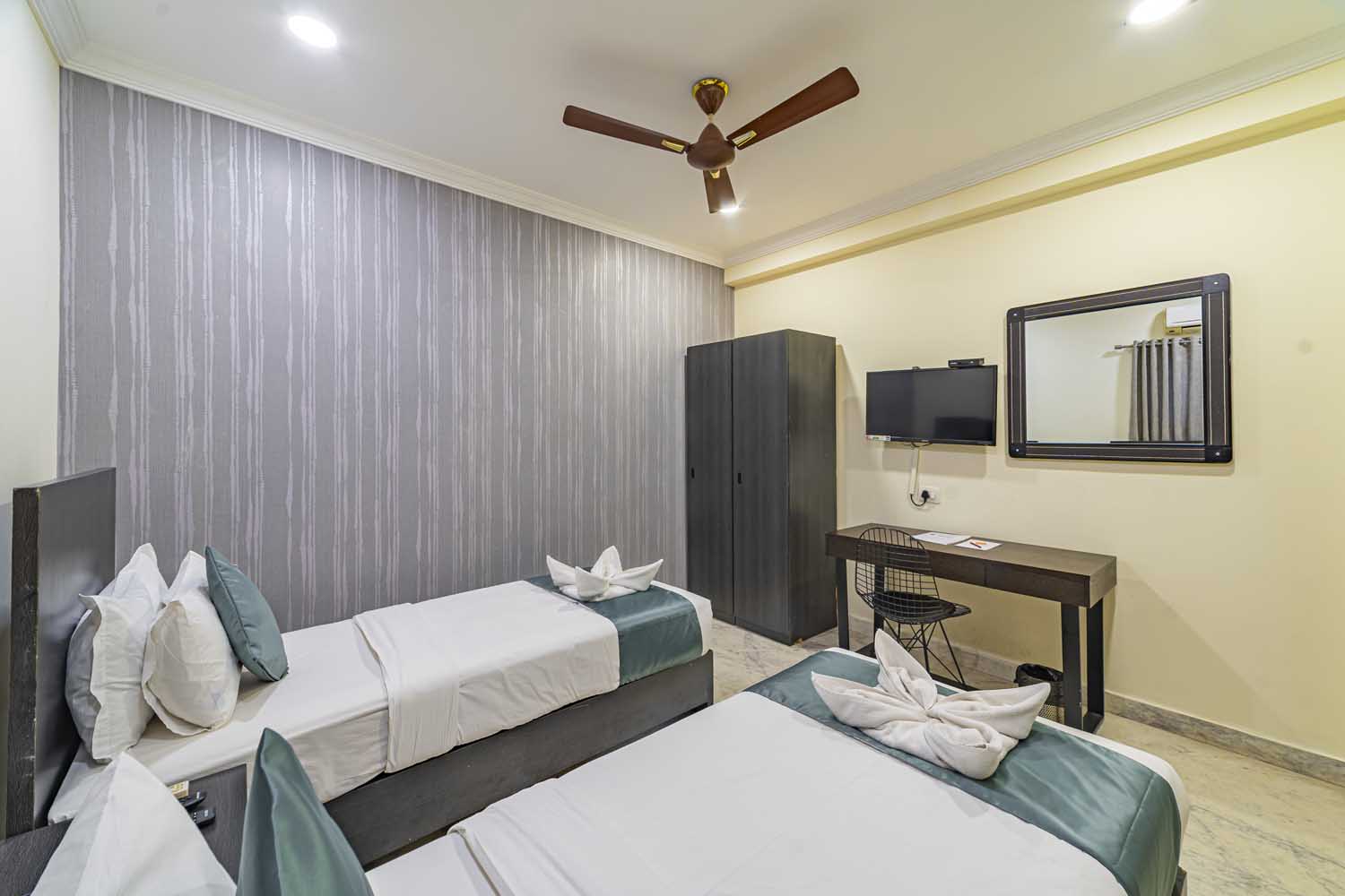 2 BHK Suite thumbnail 9