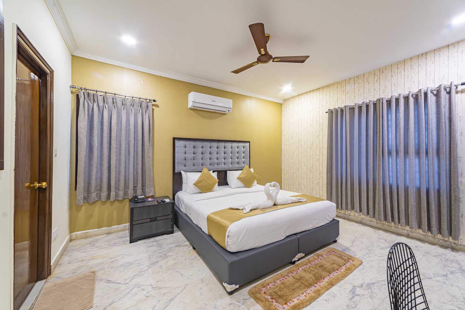 3 BHK Suite gallery thumbnail 11